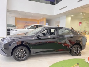 ราคาสุดคุ้มสำหรับรถยนต์ใหม่ Dongfeng Fengshen Yixuan 2026 เครื่องยนต์ 1.5 ลิตร เกียร์อัตโนมัติ รุ่นหรูหรา ซีดานขนาดกะทัดรัด 4 ประตู - Product Image 2
