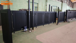 Puerta de ángulo de 90 grados, puerta de entrada de seguridad deslizante inteligente para jardín, puerta giratoria de aluminio - Product Image 5