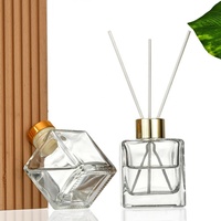 Bouteille de diffuseur de parfum en verre vide de différentes tailles, produit en usine
