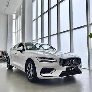 Pour la vente chaude <span class=keywords><strong>Volvo</strong></span> S60 2025 <span class=keywords><strong>voiture</strong></span> <span class=keywords><strong>hybride</strong></span> voitures de taille moyenne 145(197Ps) 5 portes berline 5 places meilleur <span class=keywords><strong>prix</strong></span> en Chine - Product Image 2