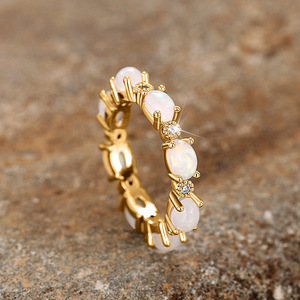Anello ovale impilabile con design a fascia completa per donna - Product Image 6