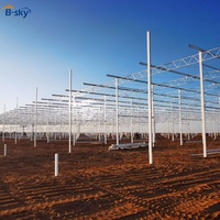 Serre en verre multispan professionnelle de grande taille avec systèmes automatiques de refroidissement, de chauffage, d'irrigation et d'ombrage