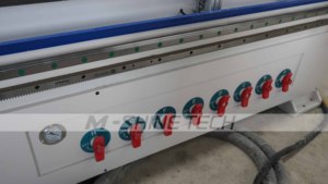 เครื่องแกะสลักซีเอ็นซีแบบหัวหมุน MS90-2040 กำลัง 9 กิโลวัตต์ พร้อมระบบเปลี่ยนหัวอัตโนมัติ สำหรับงานประตูตู้ เฟอร์นิเจอร์ไม้เนื้อแข็ง ไม้เอ็มดีเอฟ  แบบ 4 แกน - Product Image 4