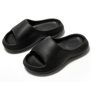 Nuevo corredor de espuma de color para mujer, tobogán rosa, zapatos de agua para playa, calzado de verano unisex para hombre - Product Image 5