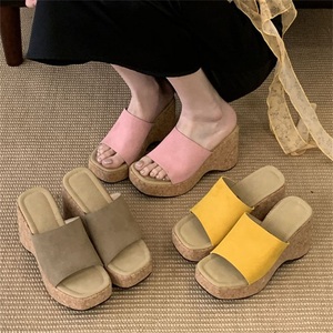 Sandales à talons hauts jaunes pour femmes, nouveau style, bout ouvert, semelle épaisse pour une augmentation de la taille, confortables et tendance pour le printemps et l'été - Product Image 4