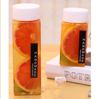 Botol Minuman PET Kotak Kecil Praktis 16oz 500ml 650ml Warna Bening Hitam Putih untuk Teh Susu, Jus, dan Minuman Lainnya dengan Tutup