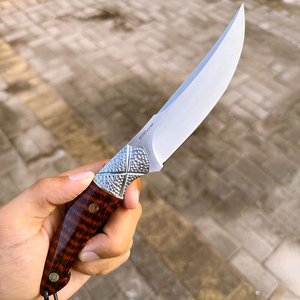 Coltello Fisso da Caccia al <span class=keywords><strong>Colibrì</strong></span> in Acciaio Damasco 390 con Manico in Legno Serpentino Intagliato a Nido d'Ape - Product Image 5