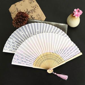 Éventail à main en tissu de bambou avec poignée en bambou et impression en soie blanche pour mariée et fête de mariage - Product Image 1