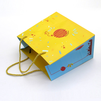Sacs cadeaux en papier cartonné recyclables personnalisés avec poignée pour baby shower, courses et boutiques