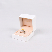Boîtes à bijoux de luxe carrées en papier velours certifiées TUV, personnalisables avec logo, pour bracelets, colliers, boucles d'oreilles et bagues - Vente en gros