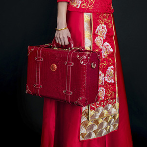 Baule Nuziale Rosso Antifurto per il Portagioie della Sposa, Scatola Regalo per Fidanzamento e Matrimonio - Product Image 2