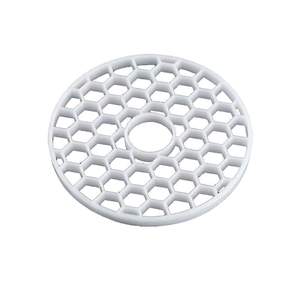 Con esta rejilla de aislamiento de plástico para cabello y residuos, la cubierta de drenaje del piso permanece libre de bloqueos. - Product Image 1