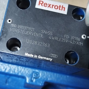 Vanne directionnelle proportionnelle Rexroth R901401731 4WRLE25V370M 42 MXY 24A1 Contrôle industriel Automatisation - Product Image 3