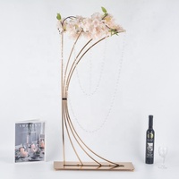 Support de fleurs doré pour centre de table de mariage, support de fleurs en cristal doré en forme d'harpe, centre de table surélevé pour fleurs