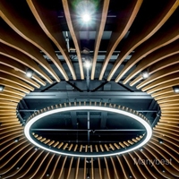 Carreaux de plafond suspendus en aluminium certifiés CE avec boîte en U Plafond à déflecteur en aluminium