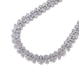 NUOYA Joyería <span class=keywords><strong>Fina</strong></span> Collar <span class=keywords><strong>de</strong></span> <span class=keywords><strong>Cadena</strong></span> <span class=keywords><strong>de</strong></span> Diamantes Iced Out <span class=keywords><strong>de</strong></span> 8.5MM Bañado en <span class=keywords><strong>Oro</strong></span> con Diseño <span class=keywords><strong>de</strong></span> Cruz y Circonitas Brillantes a la Moda <span class=keywords><strong>para</strong></span> Hombres y Mujeres - Product Image 6