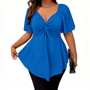 Chemisier pour femme grande taille à col en V, devant torsadé, broderie à œillets, manches évasées et ourlet asymétrique - Product Image 5