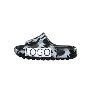 L & J Shoe Diseñador personalizado Diapositivas impresas Personalice su propio calzado EVA Chanclas suaves Zapatillas de playa de baño para hombre - Product Image 3