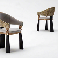 Chaise de salle à manger de luxe, design moderne, structure en bois massif, chaise d'appoint rembourrée en velours pour villa et manoir, mobilier d'exception