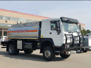 Camion cisterna fuoristrada Sinotruk HOWO 4x4, <span class=keywords><strong>autocisterna</strong></span> per carburante da miniera, <span class=keywords><strong>autocisterna</strong></span> per carburante a trazione integrale, in pronta consegna, per impieghi gravosi - Product Image 2