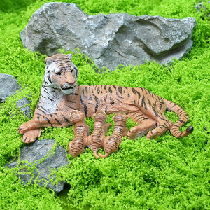 Modèles de faune sauvage simulée transfrontaliers, en PVC rouge et blanc, tigre adulte femelle portant son jeune, éducatif, maternité, cognition - Product Image 2