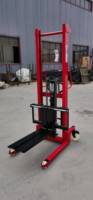 Chine Fabricant économique Main Mini Lifter Gerbeur Chariot élévateur 2 tonnes avec des prix concurrentiels