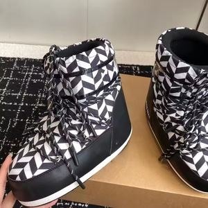 รองเท้าบูทหิมะแฟชั่นหรูหราสำหรับฤดูหนาวปี 2026 ดีไซน์เนอร์แบรนด์ดัง รองเท้าบูทแบบถอดประกอบได้ พื้นรองเท้าหนาพิเศษ - Product Image 2