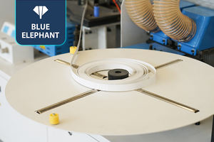 Machine de chantournage CNC automatique pour bois, PVC, MDF avec fonctions de collage, de raclage et de nettoyage - Product Image 6