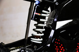 มอเตอร์ไซค์ CAOFEN FX 12000W 380Nm โครงอะลูมิเนียมแมกนีเซียมไร้รอยเชื่อม ระยะห่างจากพื้น 340 มม. จักรยานไฟฟ้า รุ่น 01 กำลังไฟ 12 กิโลวัตต์ รุ่นไฮ-เอาท์ - Product Image 2