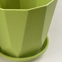 Grünes Modernes Blumentopf-Set Matt-Finish Runder Kunststoff Dekorativer Pflanzentopf mit Drainage-Loch Leichtgewichtig für Innen- und Außenbereich Zuhause