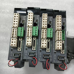 ไดรฟ์และมอเตอร์ MR-J3-40T HF-KP43 400W - Product Image 1