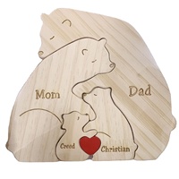 Vente en gros d'ours en bois sculpté sur mesure câlins coeur rouge jouet 3D art vente à chaud famille d'ours en bois puzzle artisanat