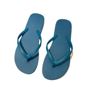 Tongs d'été tendance pour femmes en PVC, sandales de plage polyvalentes et antidérapantes, couleur unie, pour l'extérieur et la salle de bain - Product Image 1