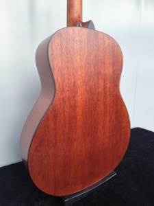 Guitare acoustique mini de 36 pouces, table en épicéa stratifié, dos et éclisses en acajou, finition mate Sunburst, style <span class=keywords><strong>Parlor</strong></span> - Product Image 4