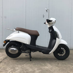 Scooter à essence <span class=keywords><strong>50cc</strong></span> de style nouveau, vente chaude, <span class=keywords><strong>moto</strong></span> de <span class=keywords><strong>petite</strong></span> et moyenne <span class=keywords><strong>taille</strong></span> - Product Image 3