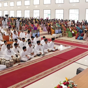 Lễ sự kiện CuộN Nhà thờ đồng bằng thảm đỏ Á hậu - Product Image 2