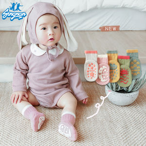 Venta al por mayor de moda transpirable bebés calcetines asequibles de alta calidad antideslizante agarre bebé trampolín Calcetines - Product Image 2