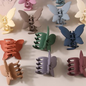 <span class=keywords><strong>Pince</strong></span> à cheveux papillon pour femmes et filles, couleur unie, finition mate, pinces crabes simples, accessoires capillaires chics - Product Image 4