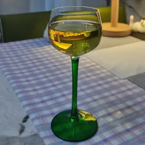 كأس خمر فرنسي نبيذ نسائي شامبانيا كوبيه
