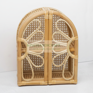 Armoire de rangement de poupée en rotin de marguerite pour enfants, armoire de poupée de jeu ou rangement de jouets, vente en gros à usages multiples - Product Image 1