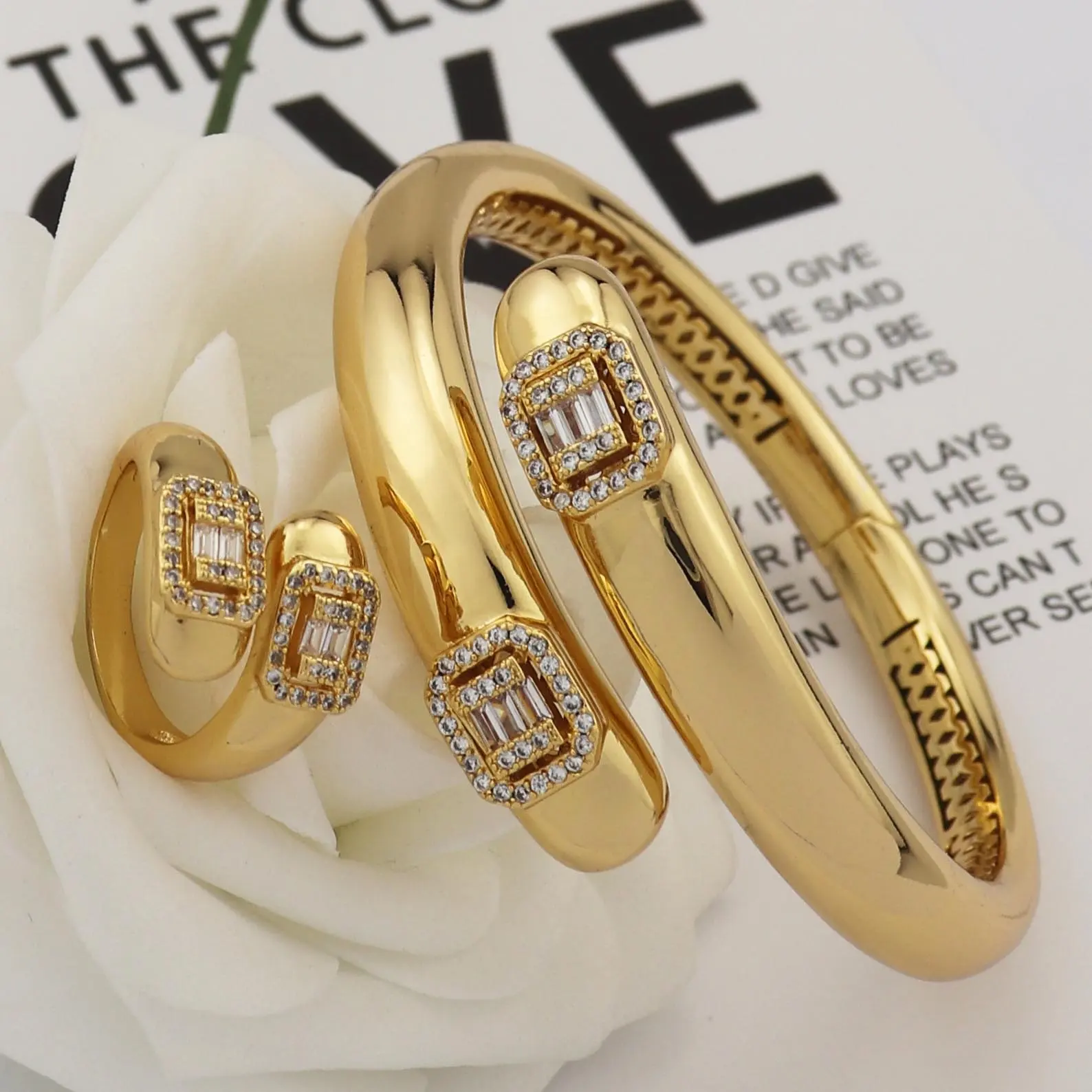 Classic Simple Design jewelry bangle set plated 18K gold with zirconia high quality jewelry