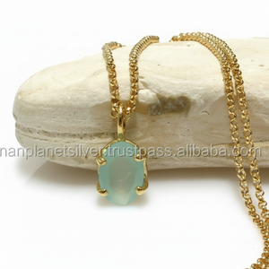 Collier pendentif en calcédoine aqua avec broche ovale pour cadeau de fiançailles, de mariage ou d'anniversaire - Product Image 1