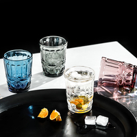 Vente en gros de gobelet à eau en verre gaufré vintage de couleur originale tasses en verre pressé verres à boire tasse à bière verre à liqueur de whisky