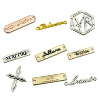 Accessoires vestimentaires Logo en métal personnalisé Plaque de bikini Étiquette en alliage de zinc Or rose Coudre sur une étiquette en métal pour maillots de bain