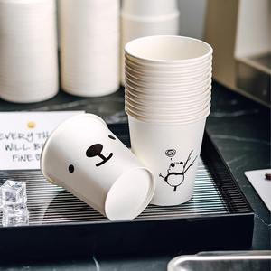 แก้วกระดาษแบบใช้แล้วทิ้งจากโรงงาน พิมพ์ลายได้ตามต้องการ เป็นมิตรกับสิ่งแวดล้อม สัมผัสนุ่มมือ พร้อมดีไซน์ลายกาแฟ ชา โคล่า ที่เป็นเอกลักษณ์ สำหรับใช้ในร้านกาแฟ - Product Image 1