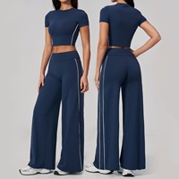 Ensemble 2 pièces OEM pour femme 2026 : Haut court à manches courtes et col rond avec rayures latérales et pantalon taille haute à jambes larges, personnalisable avec logo, vêtements de sport