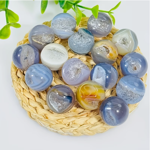 Sfera di Cristallo Curativo in Mini Agata Geode, Lucidata a Mano, Sfera di Quarzo Druzy Naturale, Pietra Decorativa per Meditazione Spirituale Reiki - Product Image 2