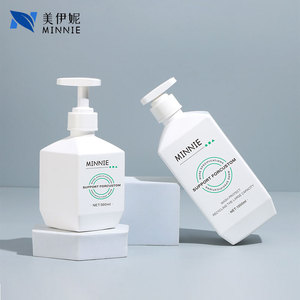 Botella cuadrada Minnie de 500ml y 1000ml con cabezal dosificador para champú, acondicionador y productos de cuidado diario. - Product Image 3