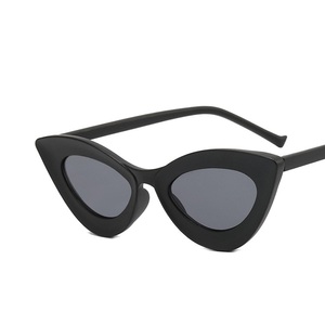 Gafas de Sol de Diseño Creativo con Forma de Ojo de Gato Triangular, Gafas de Sol Personalizadas con Forma Cóncava a la Moda - Product Image 6