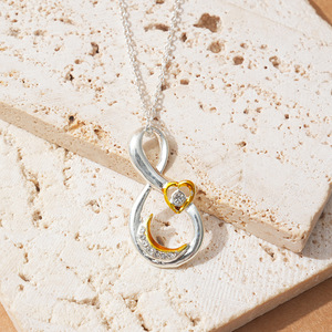 Collar de estrella y luna de dos tonos, con engaste de garra de aleación de zinc, joyería unisex para uso diario - Product Image 1
